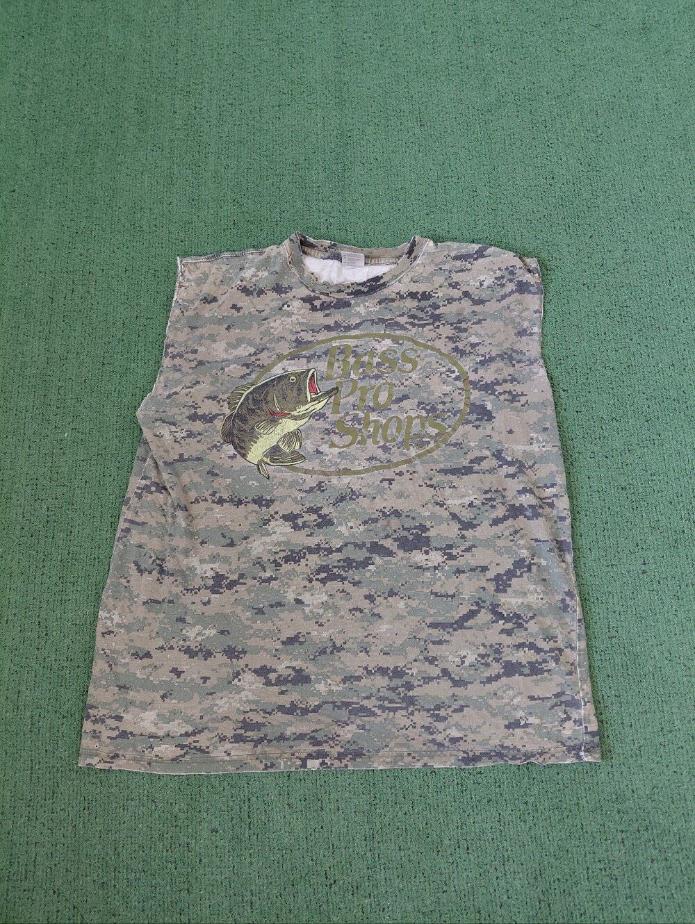 Bass Pro Shops Camoflauge Camo Outdoors Fish Cutoff Sz XL